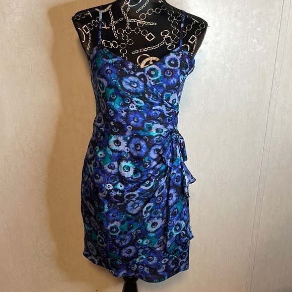 LAUREN Conrad Blue Floral Spaghetti Strap Faux Wrap Mini Dress Size 8 - Picture 1 of 4